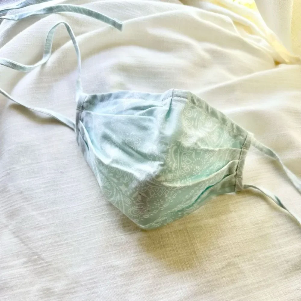 Light blue paisley print face mask